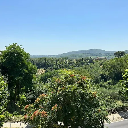 Tuscan Palace - Petit Appartamento Montepulciano Stazione