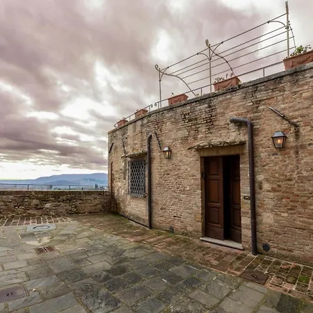 Tuscan Palace - Petit Appartamento Montepulciano Stazione